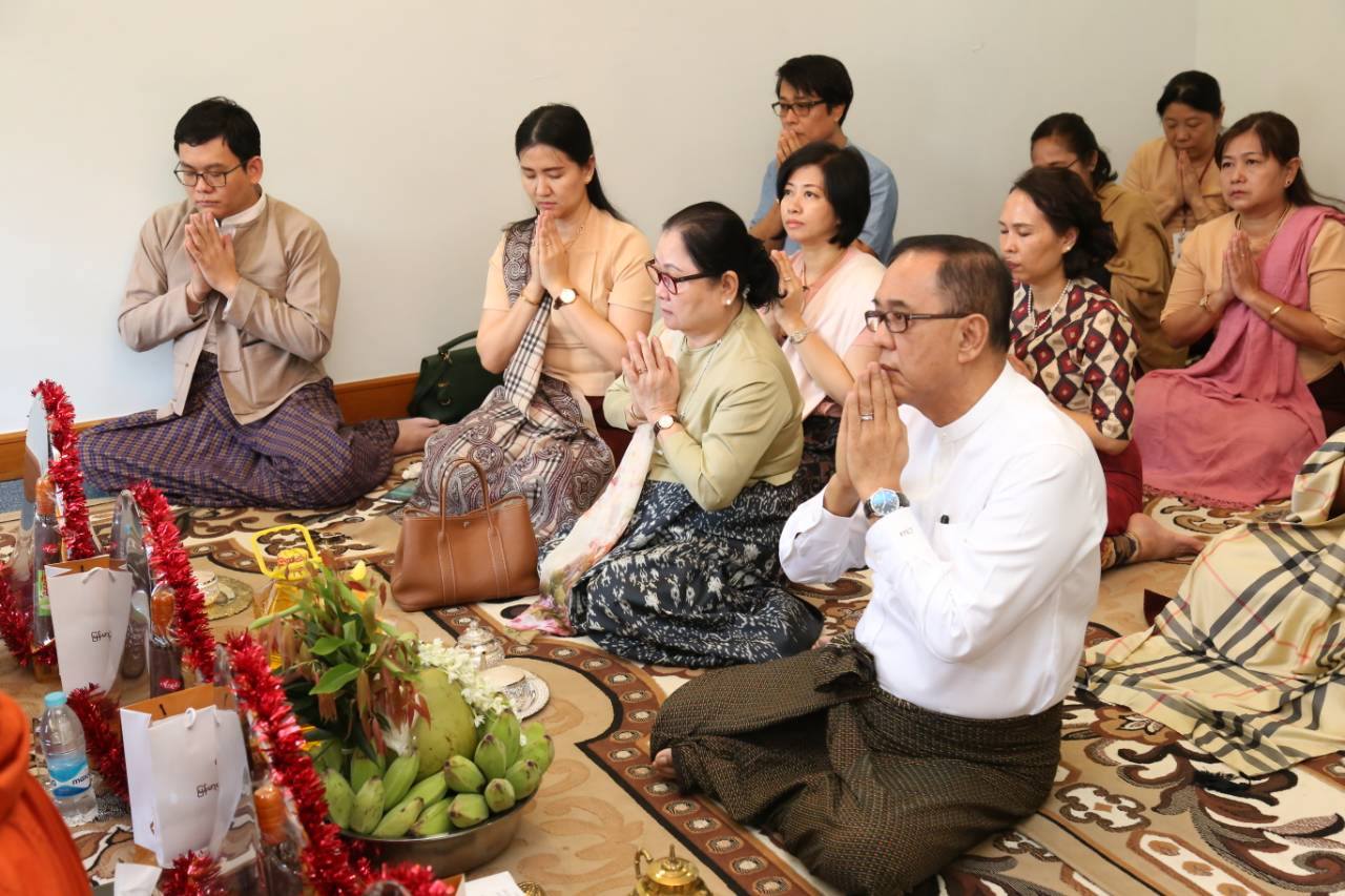 Warso Robe Offering Festival at MAB